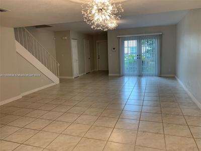 942 NE 24th Ave
