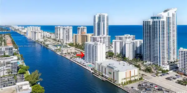 3000 S Ocean Dr