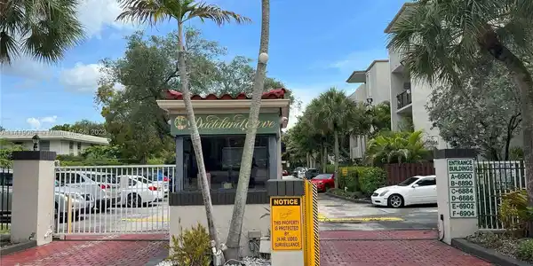 6902 Kendall Dr Unit E405