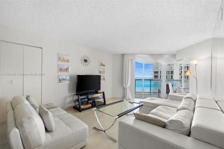 16485 Collins Ave