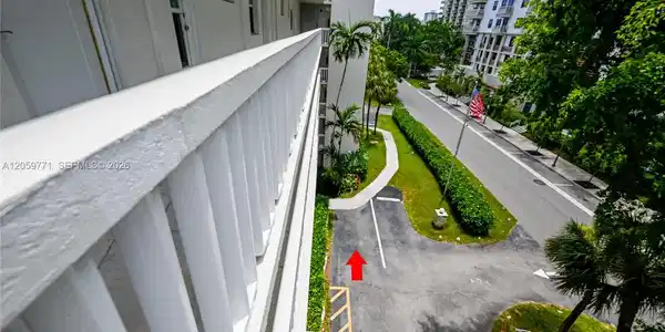 Image 4: Best Parking space in the building!