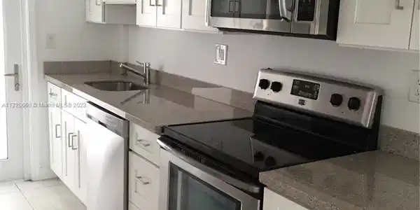 333 NE 21st Ave Unit 306