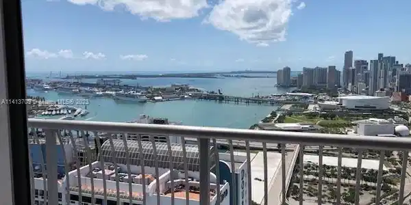 1750 N Bayshore Dr