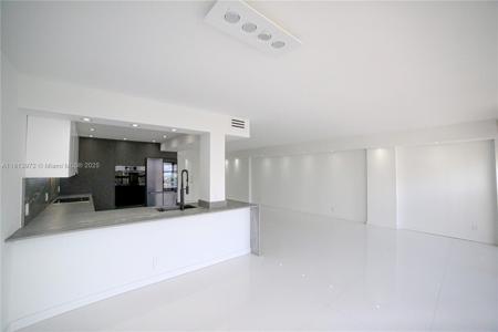 200 Leslie Dr