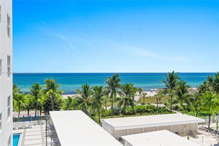 5001 Collins Ave