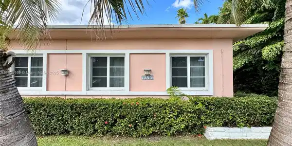 1785 Calais Dr