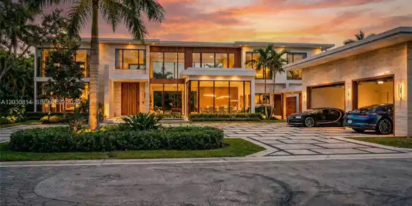 6100 W Suburban Dr