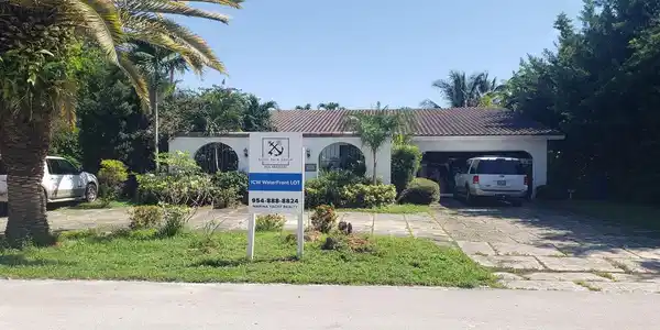 2617 Aqua Vista