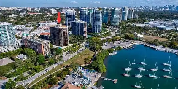 2901 S Bayshore Dr