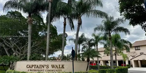 240 Captains Walk