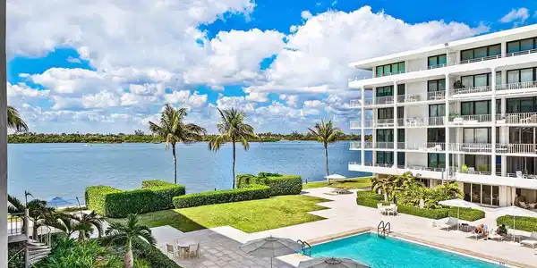 2784 S Ocean