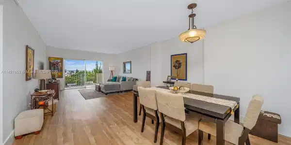 1455 N Treasure Dr Unit 5R