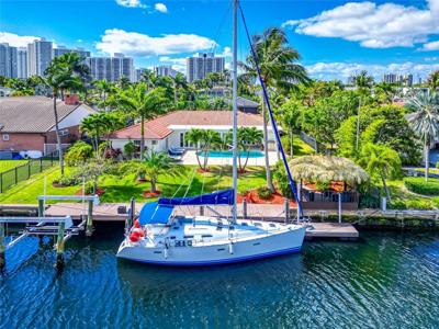 448 Alamanda Dr