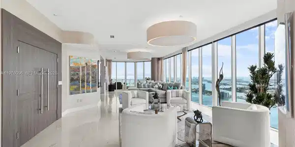 2020 N Bayshore Dr