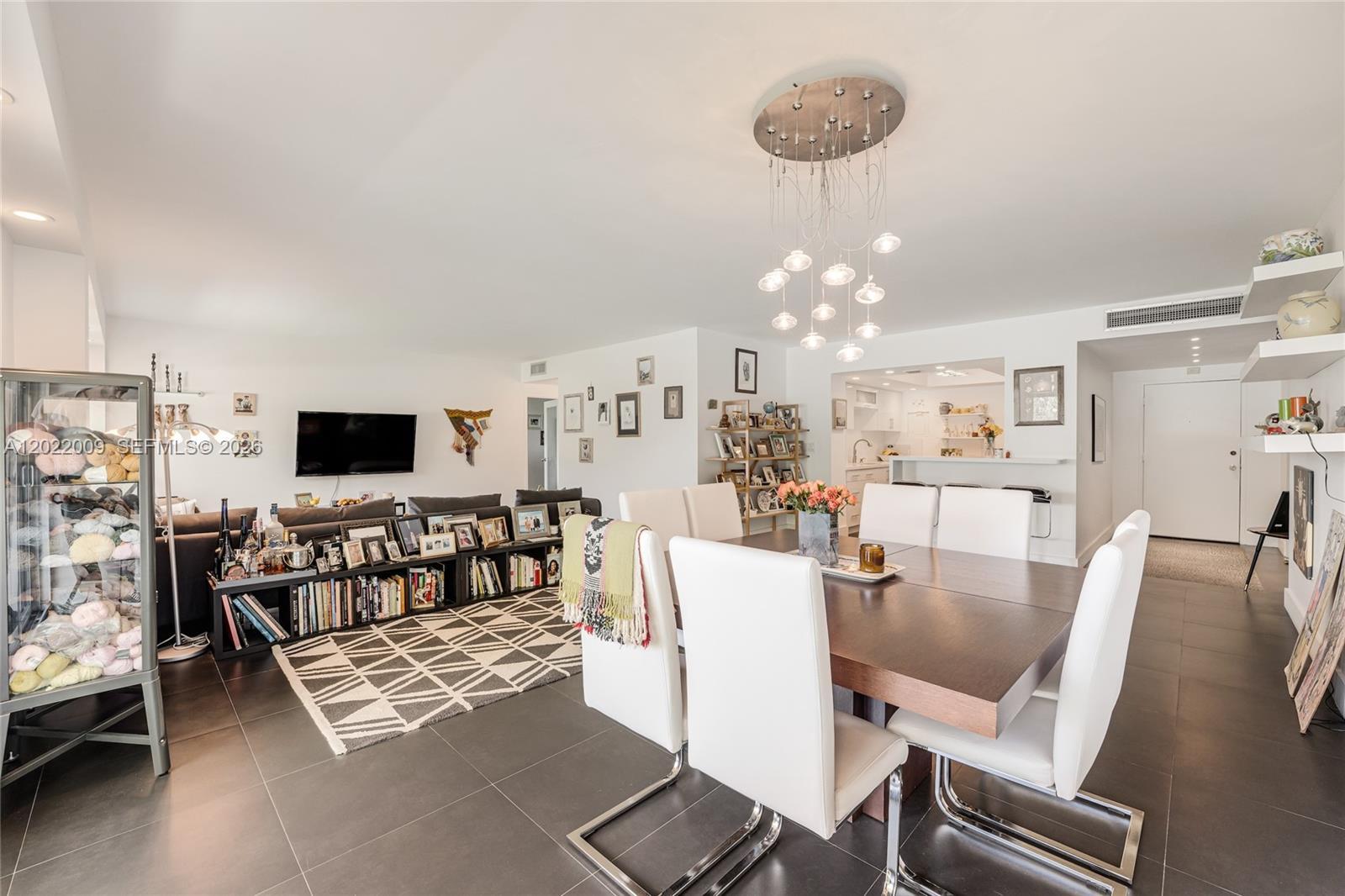 Image 3: Dining Area