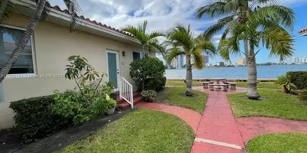 2160 Bay Dr