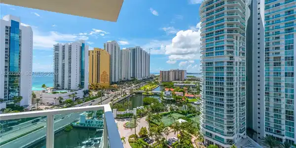 150 Sunny Isles Blvd