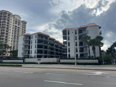 2029 N Ocean Blvd