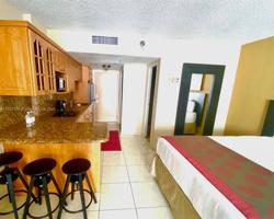 19201 Collins Ave Unit 1025