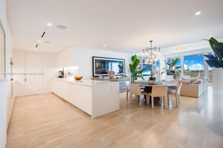 9001 Collins Ave