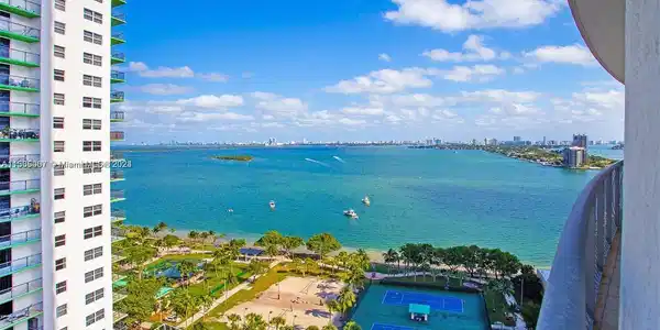 1750 N Bayshore Dr