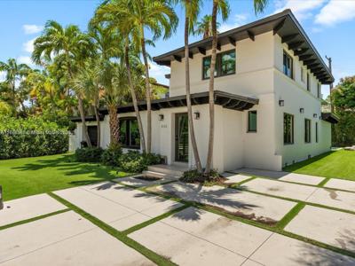 2135 N Bay Rd