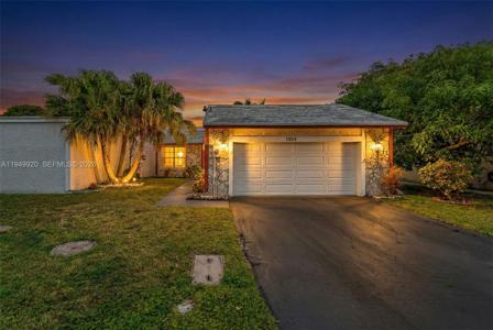 1304 Redstart Ct