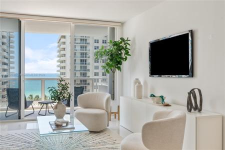 5700 Collins Ave