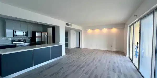 11111 Biscayne Blvd