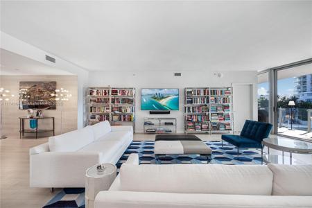 1 Collins Ave