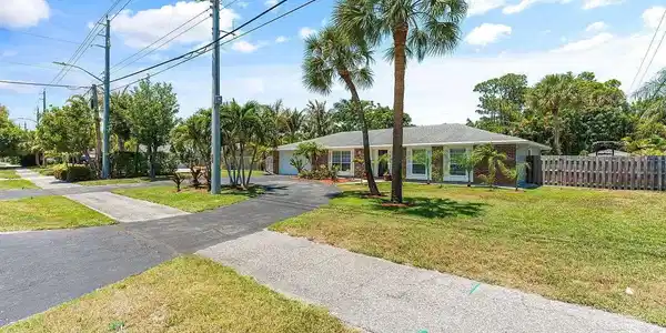 5103 Center