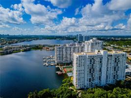 2780 NE 183rd St Unit 1401
