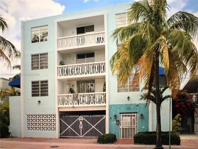 335 Collins Ave Unit 401