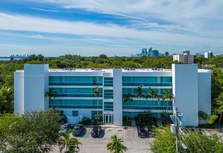 652 NE 63rd St Unit 306