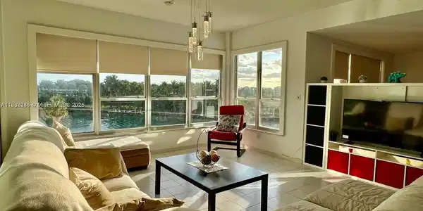 9102 W Bay Harbor Dr