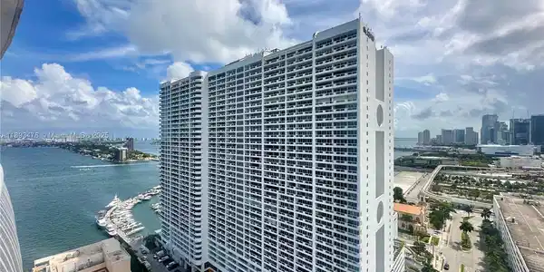 1750 N Bayshore Dr