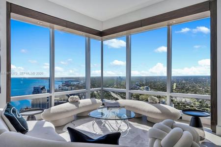 1425 Brickell Ave