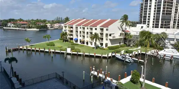 4750 S Ocean Blvd