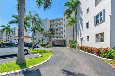 3181 S Ocean Dr