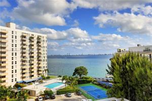 780 NE 69th St Unit 701