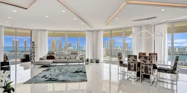 2800 Island Blvd