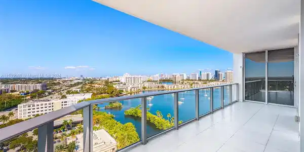 17301 Biscayne Blvd