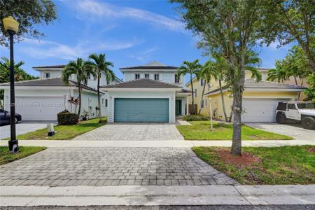 385 NE 34th Ave