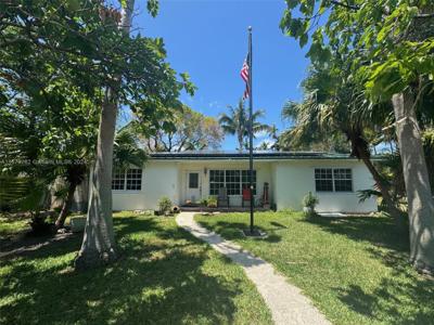 48 SE 8th St