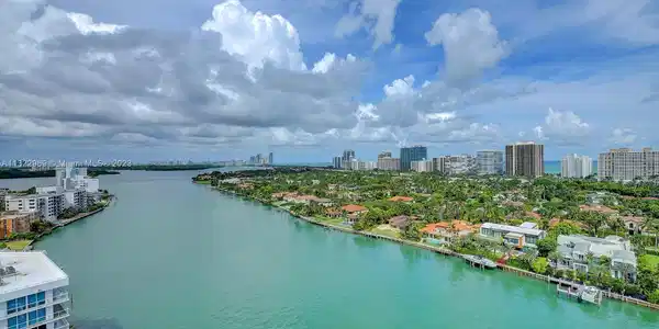9751 E Bay Harbor Dr Unit PHNA-1601