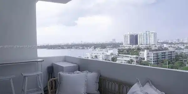 3 Island Ave