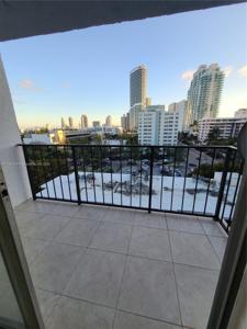 899 West Ave