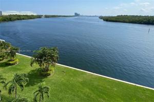 500 Bayview Dr Unit 520