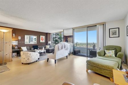 600 Three Islands Blvd