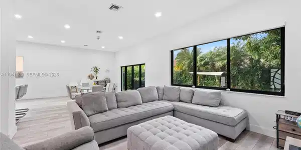 918 NE 36th Ave